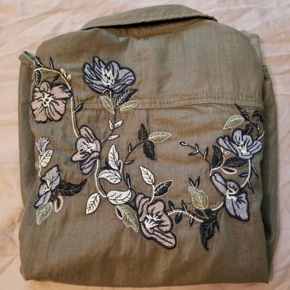 WESTPORT Embroidered Army Green Button Down Shirt - Picture 7 of 7